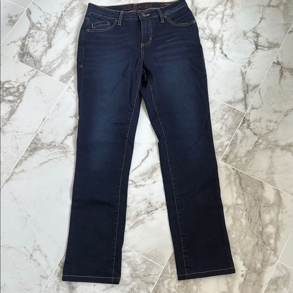🥰JAG Mid rise straight leg jeans. Size 6